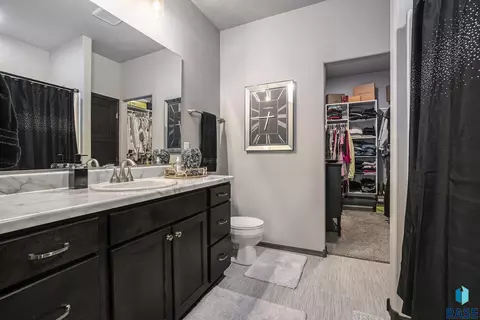 4600 E Leubecher Pl, Sioux Falls, SD 57108 photo 11