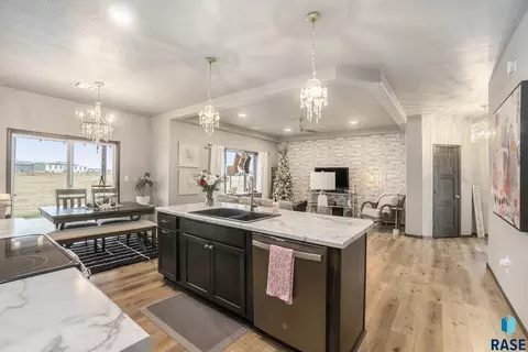 4600 E Leubecher Pl, Sioux Falls, SD 57108 photo 5