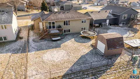 5609 S Mandy Ave, Sioux Falls, SD 57106 photo 34