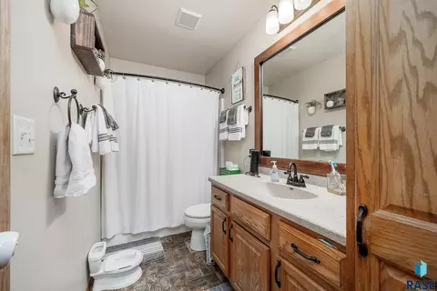 5609 S Mandy Ave, Sioux Falls, SD 57106 photo 14