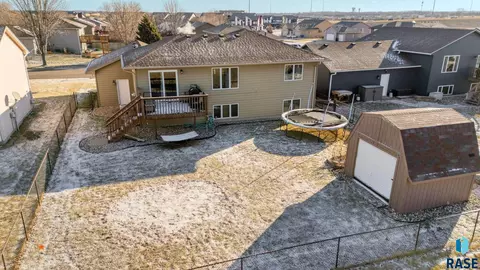 5609 S Mandy Ave, Sioux Falls, SD 57106 photo 35