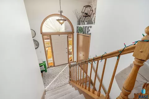 5609 S Mandy Ave, Sioux Falls, SD 57106 photo 4