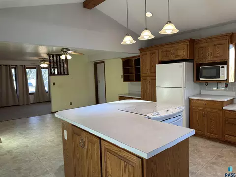 421 S Cherry St, Freeman, SD 57029 photo 29