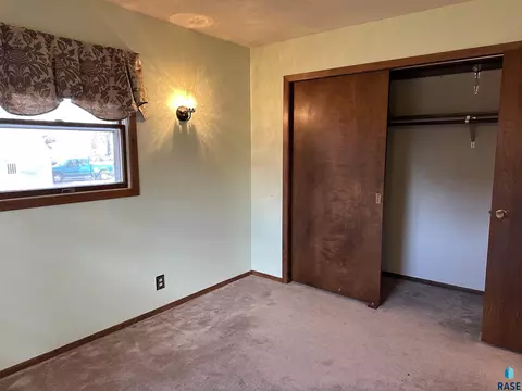 421 S Cherry St, Freeman, SD 57029 photo 41