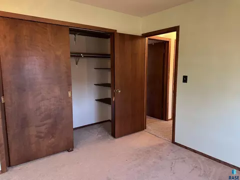 421 S Cherry St, Freeman, SD 57029 photo 42
