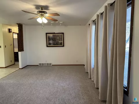 421 S Cherry St, Freeman, SD 57029 photo 15