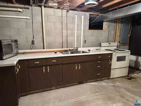 421 S Cherry St, Freeman, SD 57029 photo 54