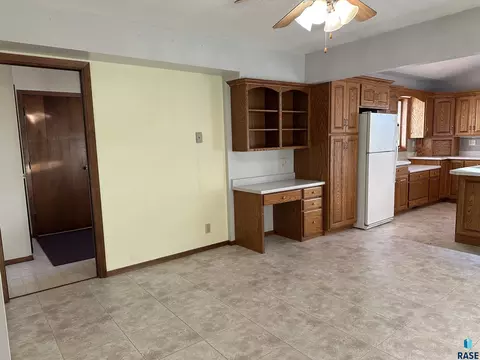 421 S Cherry St, Freeman, SD 57029 photo 21