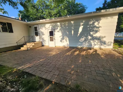 421 S Cherry St, Freeman, SD 57029 photo 13
