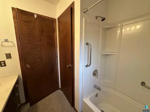 421 S Cherry St, Freeman, SD 57029 photo 37
