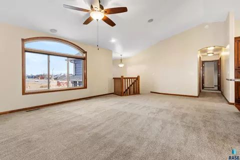 7301 W 64th St, Sioux Falls, SD 57106 photo 4
