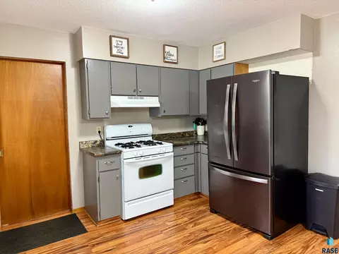 1513 E 5th Ave, Mitchell, SD 57301 photo 22