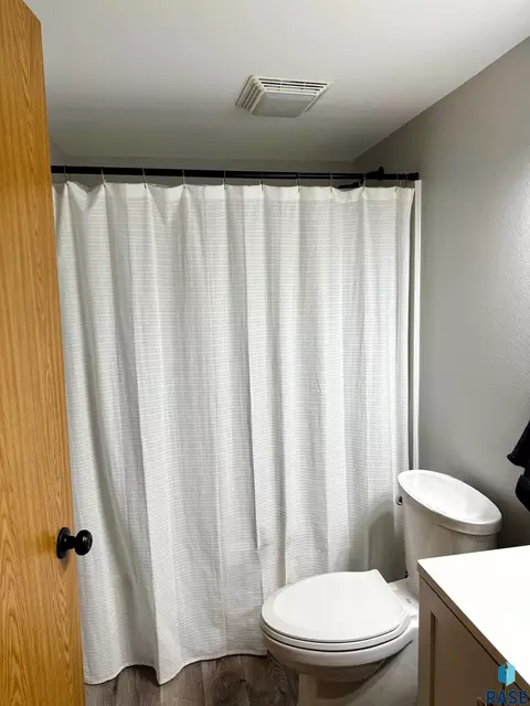 1513 E 5th Ave, Mitchell, SD 57301 photo 29