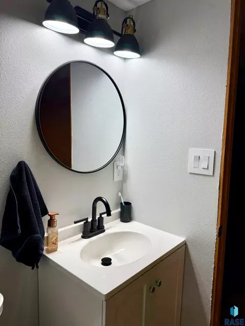 1513 E 5th Ave, Mitchell, SD 57301 photo 28