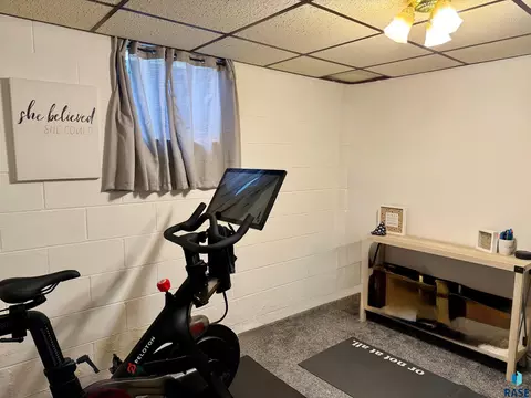1513 E 5th Ave, Mitchell, SD 57301 photo 32