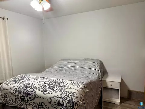 1513 E 5th Ave, Mitchell, SD 57301 photo 9