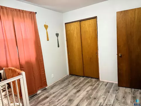 1513 E 5th Ave, Mitchell, SD 57301 photo 10