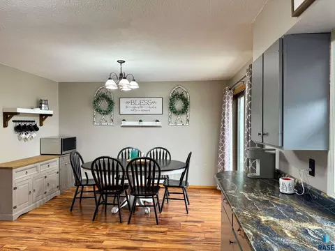 1513 E 5th Ave, Mitchell, SD 57301 photo 20