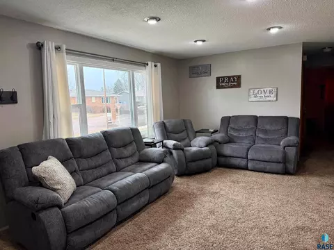 1513 E 5th Ave, Mitchell, SD 57301 photo 15