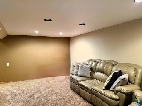 1513 E 5th Ave, Mitchell, SD 57301 photo 27