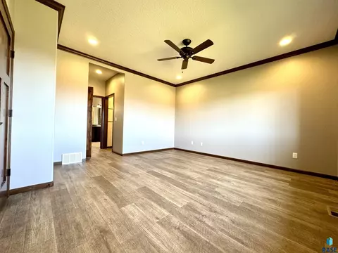 1502 Summit Ln, Yankton, SD 57078 photo 12