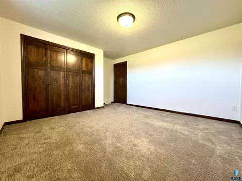 1502 Summit Ln, Yankton, SD 57078 photo 28
