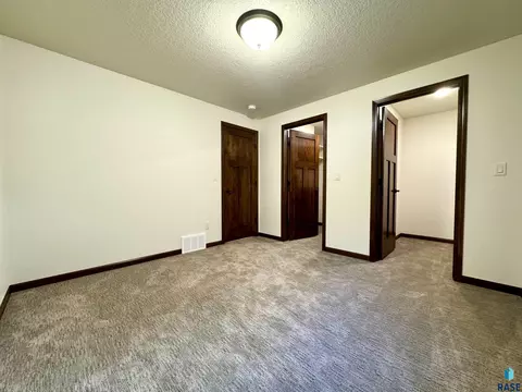 1502 Summit Ln, Yankton, SD 57078 photo 24