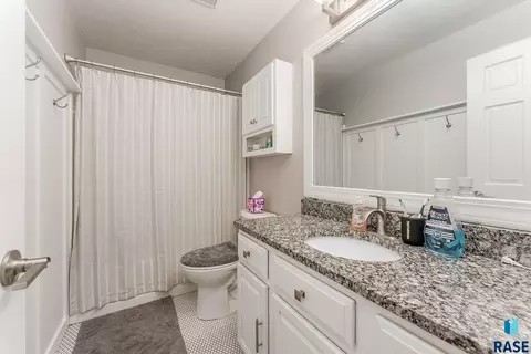 5808 S Cain Ave, Sioux Falls, SD 57106 photo 9