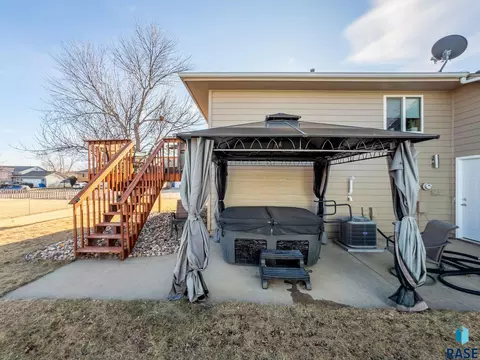 5808 S Cain Ave, Sioux Falls, SD 57106 photo 18