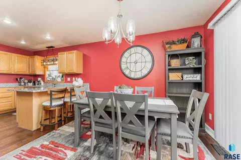 5808 S Cain Ave, Sioux Falls, SD 57106 photo 6