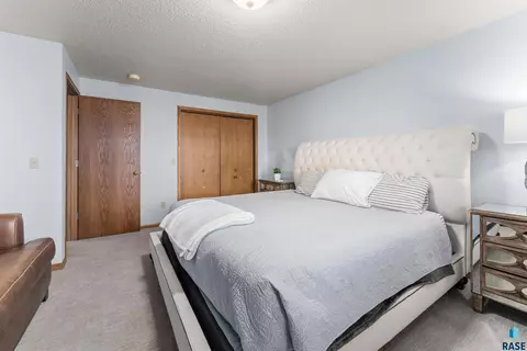 2704 E Thomas Cir, Sioux Falls, SD 57103 photo 39