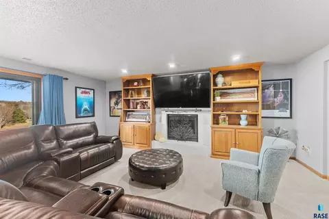 2704 E Thomas Cir, Sioux Falls, SD 57103 photo 45