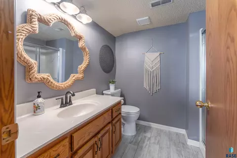 2704 E Thomas Cir, Sioux Falls, SD 57103 photo 38