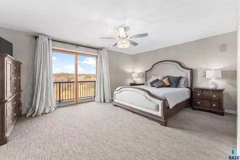 2704 E Thomas Cir, Sioux Falls, SD 57103 photo 31