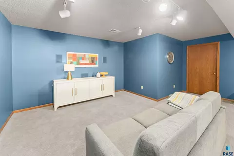 2704 E Thomas Cir, Sioux Falls, SD 57103 photo 47