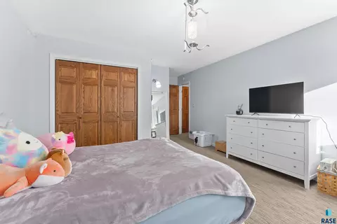 2704 E Thomas Cir, Sioux Falls, SD 57103 photo 26