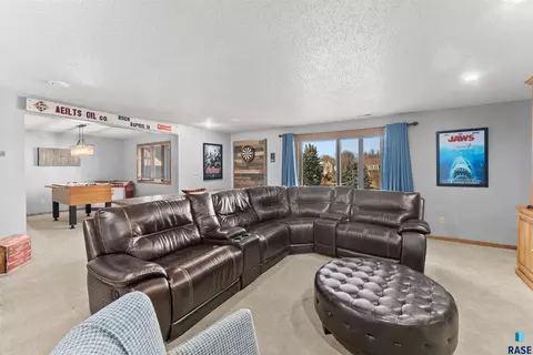 2704 E Thomas Cir, Sioux Falls, SD 57103 photo 46