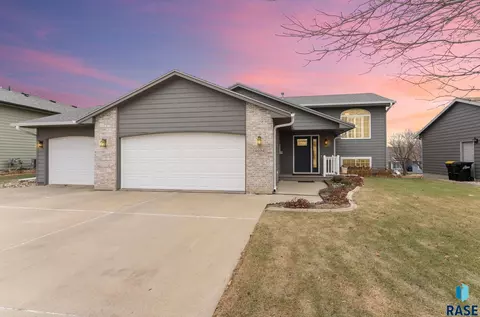 4604 S Dunlap Ave, Sioux Falls, SD 57106