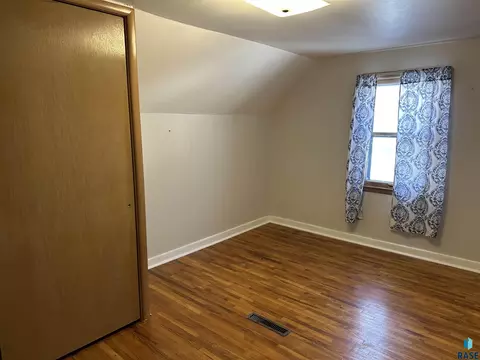622 S Walnut St, Freeman, SD 57029 photo 22