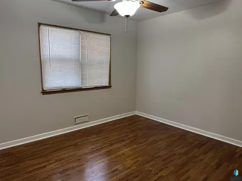 622 S Walnut St, Freeman, SD 57029 photo 17