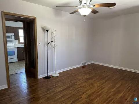 622 S Walnut St, Freeman, SD 57029 photo 6