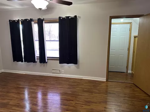 622 S Walnut St, Freeman, SD 57029 photo 9