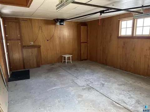 622 S Walnut St, Freeman, SD 57029 photo 38