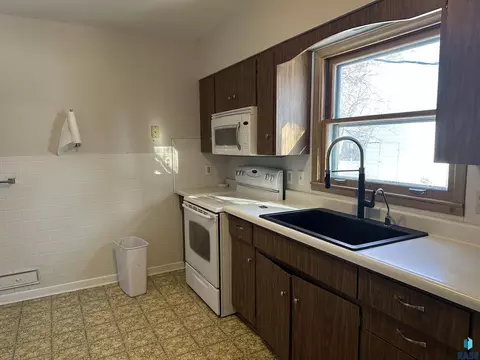 622 S Walnut St, Freeman, SD 57029 photo 10