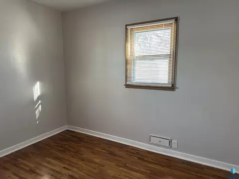 622 S Walnut St, Freeman, SD 57029 photo 15