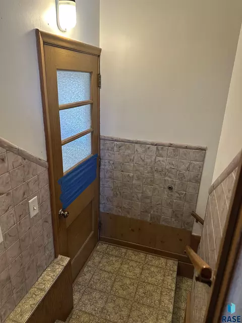 622 S Walnut St, Freeman, SD 57029 photo 24
