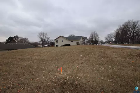 E 3rd St, Canton, SD 57013 photo 2