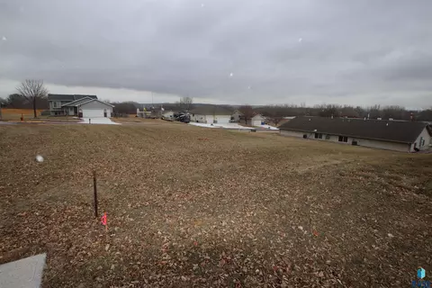 E 3rd St, Canton, SD 57013 photo 3
