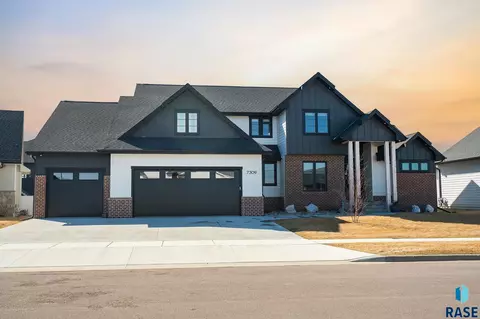 7309 E Gray Eagle Cir, Sioux Falls, SD 57110 photo 31