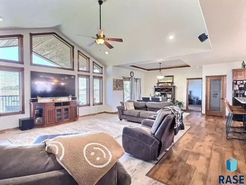 2404 Dean Dr, Mitchell, SD 57301 photo 24